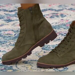 Vionic Lani Olive Suede Lace-Up Ankle Boots - Size 8.5 - NWOT- Water Repellant